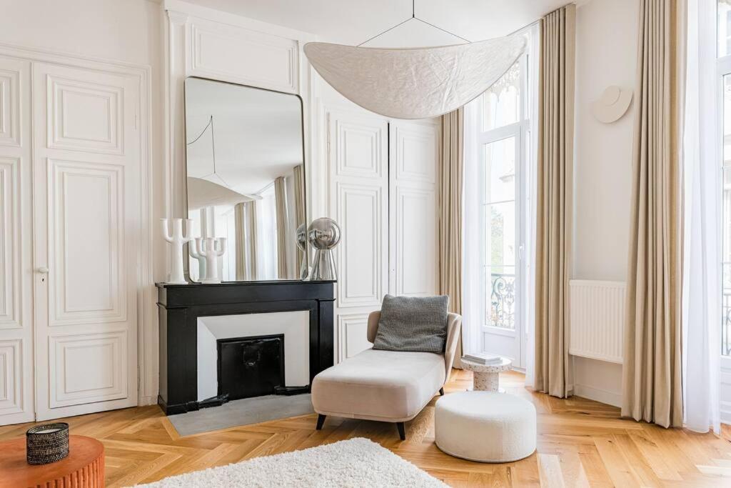 Beige Hospitalite - Apotheose Luxueux- 3 Chambres - Parking Prive Saint-Etienne  Eksteriør billede